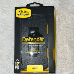OtterBox Defender Series iPhone 11 Case - Black